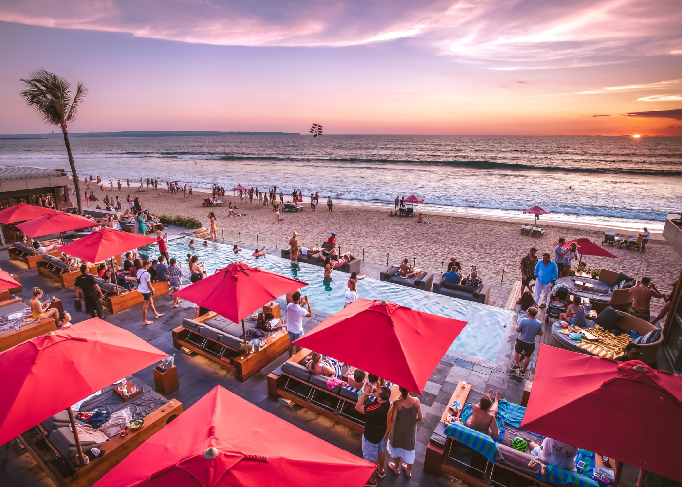 峇里島水明漾 Ku De Ta Beach Club 完整攻略：餐飲、派對、日落的夢幻海灘體驗