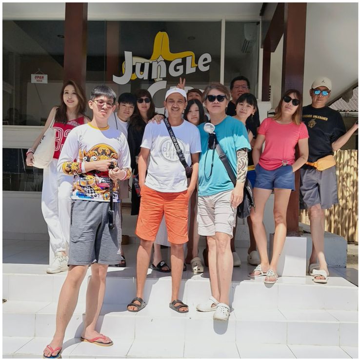 小傑一行人共11人