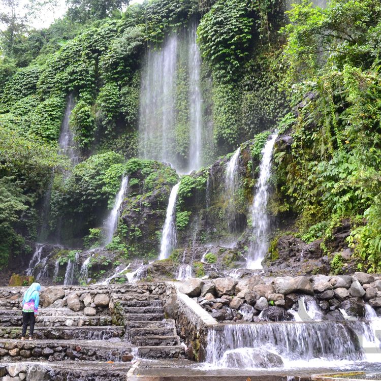 Benang Stokel & Kelambu Waterfall