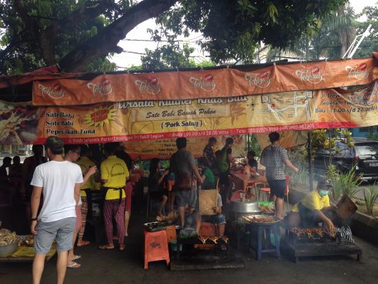 本來是路邊攤，後來開了好幾家分店餐廳