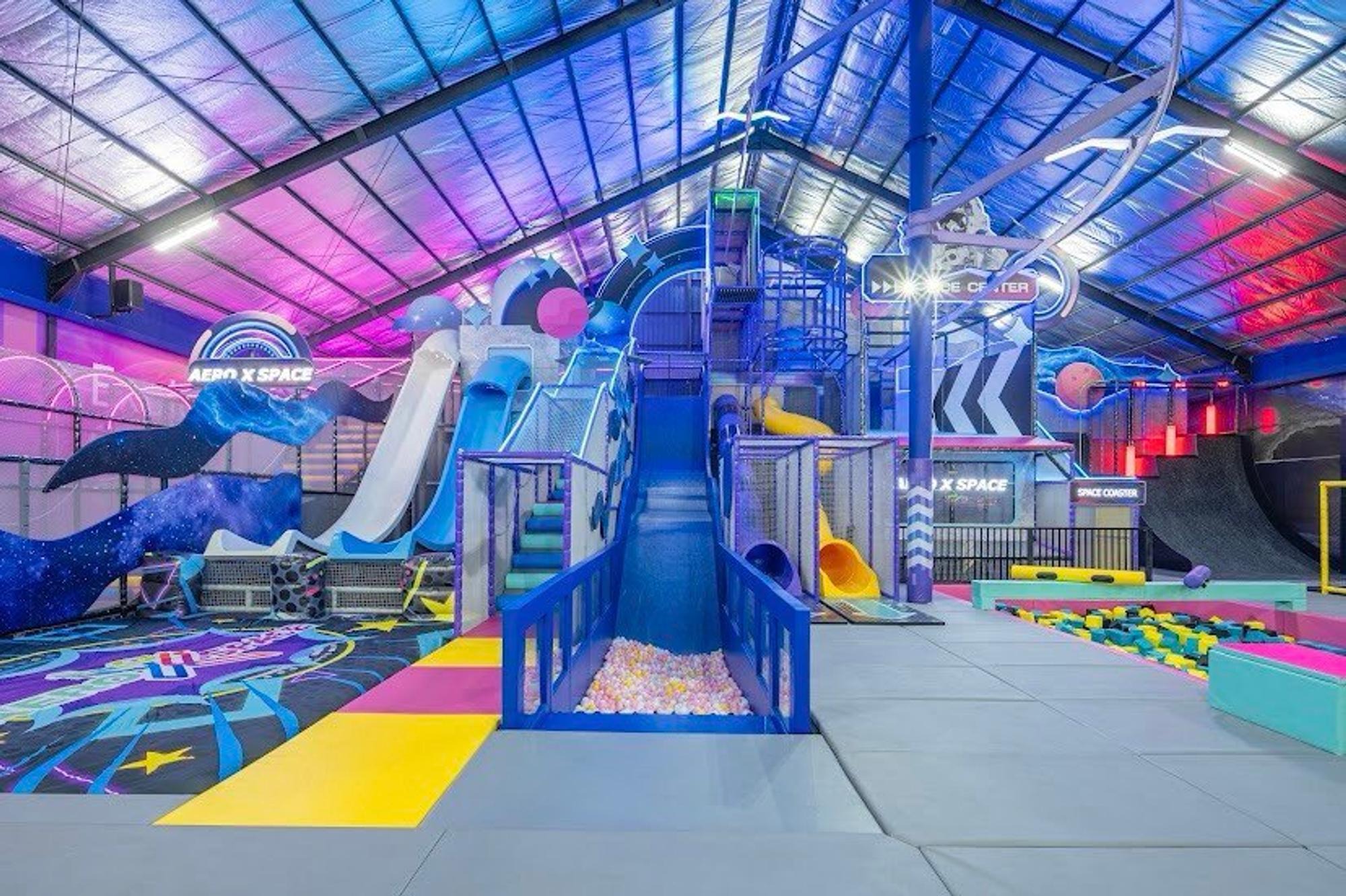 峇里島親子景點：佔地1000多坪超大室內遊樂場在沙努爾開幕 AeroXSpace Adventure