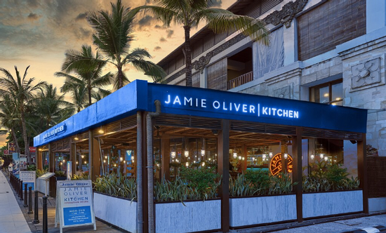 離庫塔海灘入口只有幾步的距離