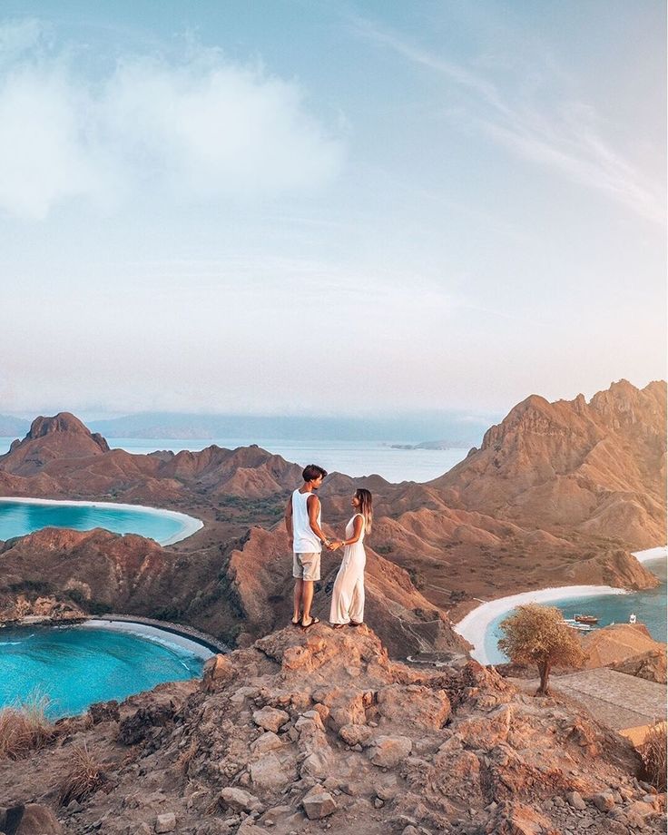 Padar島一次看到三個不同顏色的海灣